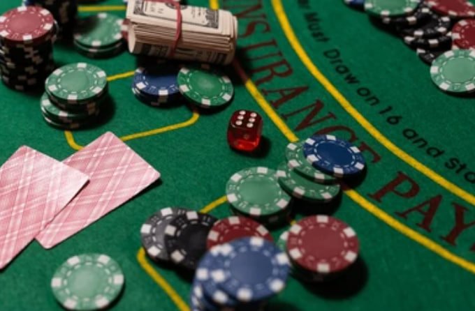 Pemain ganas33 merayakan kemenangan besar sportsbook dan slot online